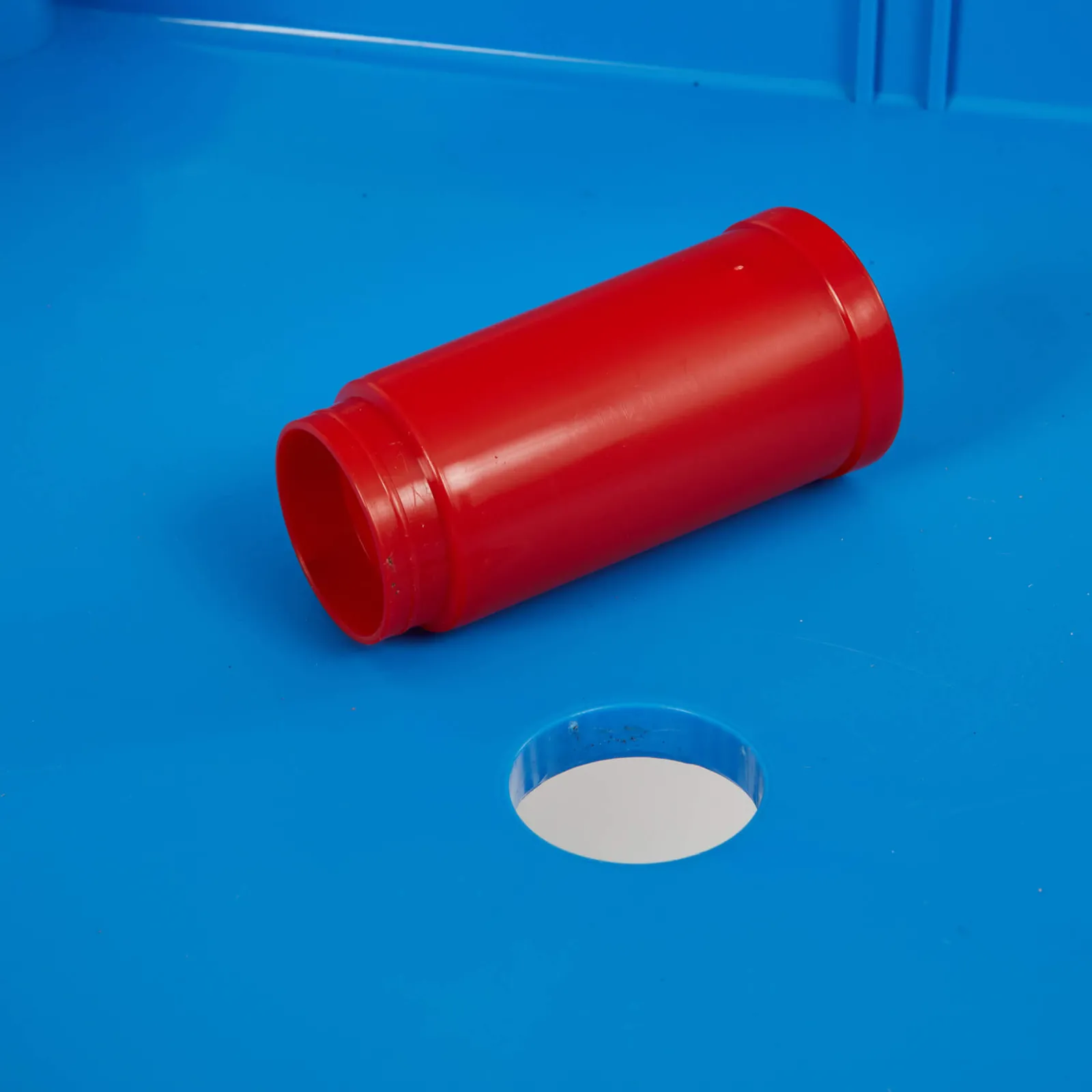 Kinder Little Helper 4-in-1-Set aus Kunststoff mit Tisch und 2 Stühlen für drinnen und draußen | Lego-Brett | Sand- und Wasserkasten | Blau