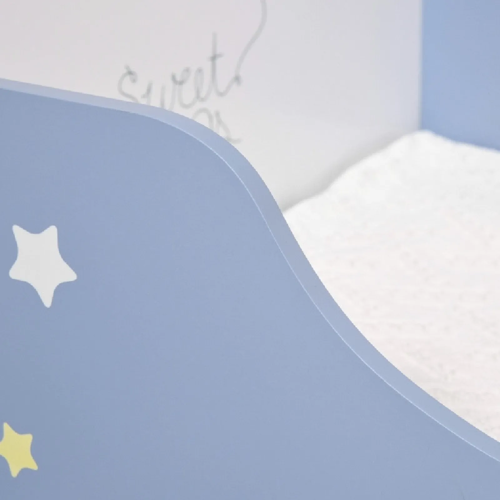 Kinder Little Helper Superstar „Sweet Hugs“ Kinder-Einzelbett mit Seitengittern | Blau & Weiß | 1,43 m lang x 73 cm breit | 3–6 Jahre